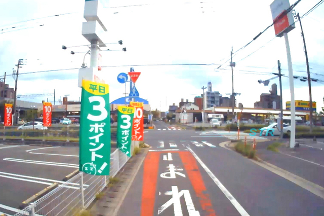 宇多津町浜四番丁 ザグザグ宇多津店前交差点での指定方向外進行禁止取り締まり
