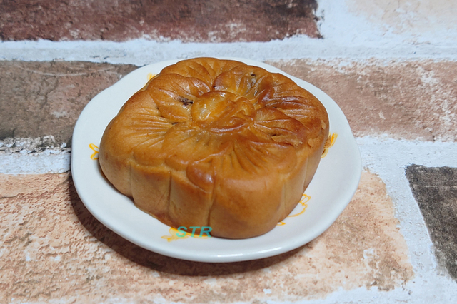 3時のおやつにベトナムの饅頭(?)を食べる