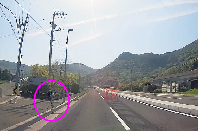 坂出市青海町 県道161号上り車線 手打うどん町川付近でのネズミ捕り